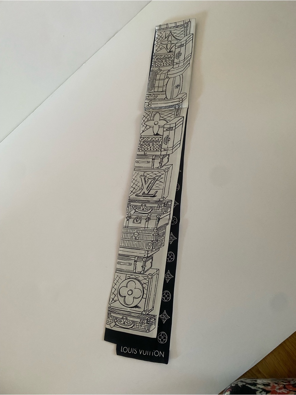 Louis Vuitton MY LV LUGGAGE BANDEAU